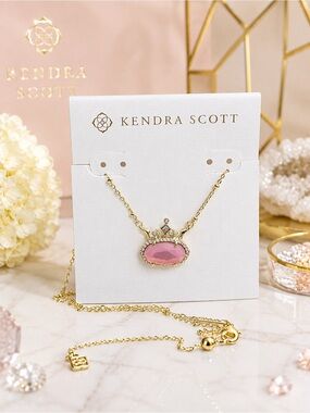 💕 Disney | Kendra Scott Elisa Princess Gold Short Pendant Necklace